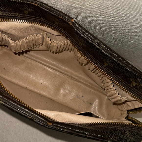 Authentic Louis Vuitton Trousse 23 - Picture 7 of 10